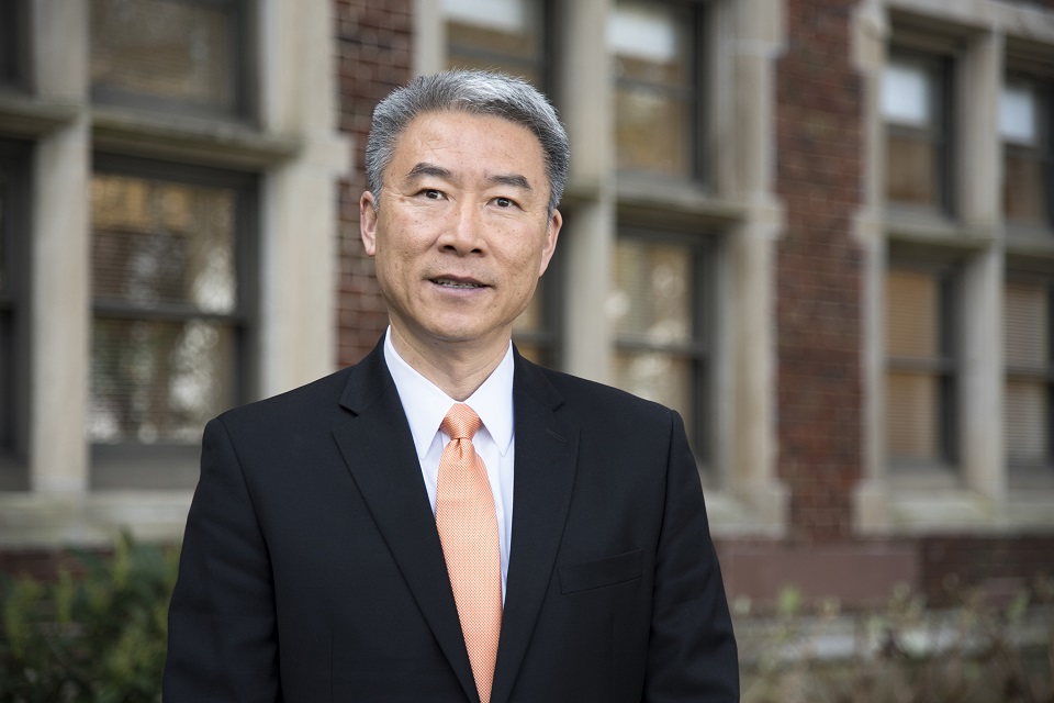 Hongwei Xin, Dean of UT AgResearch