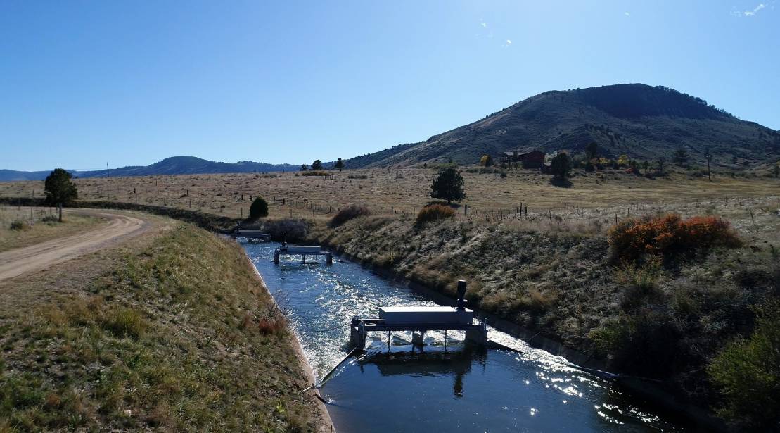 Emrgy turbine array in irrigation canal