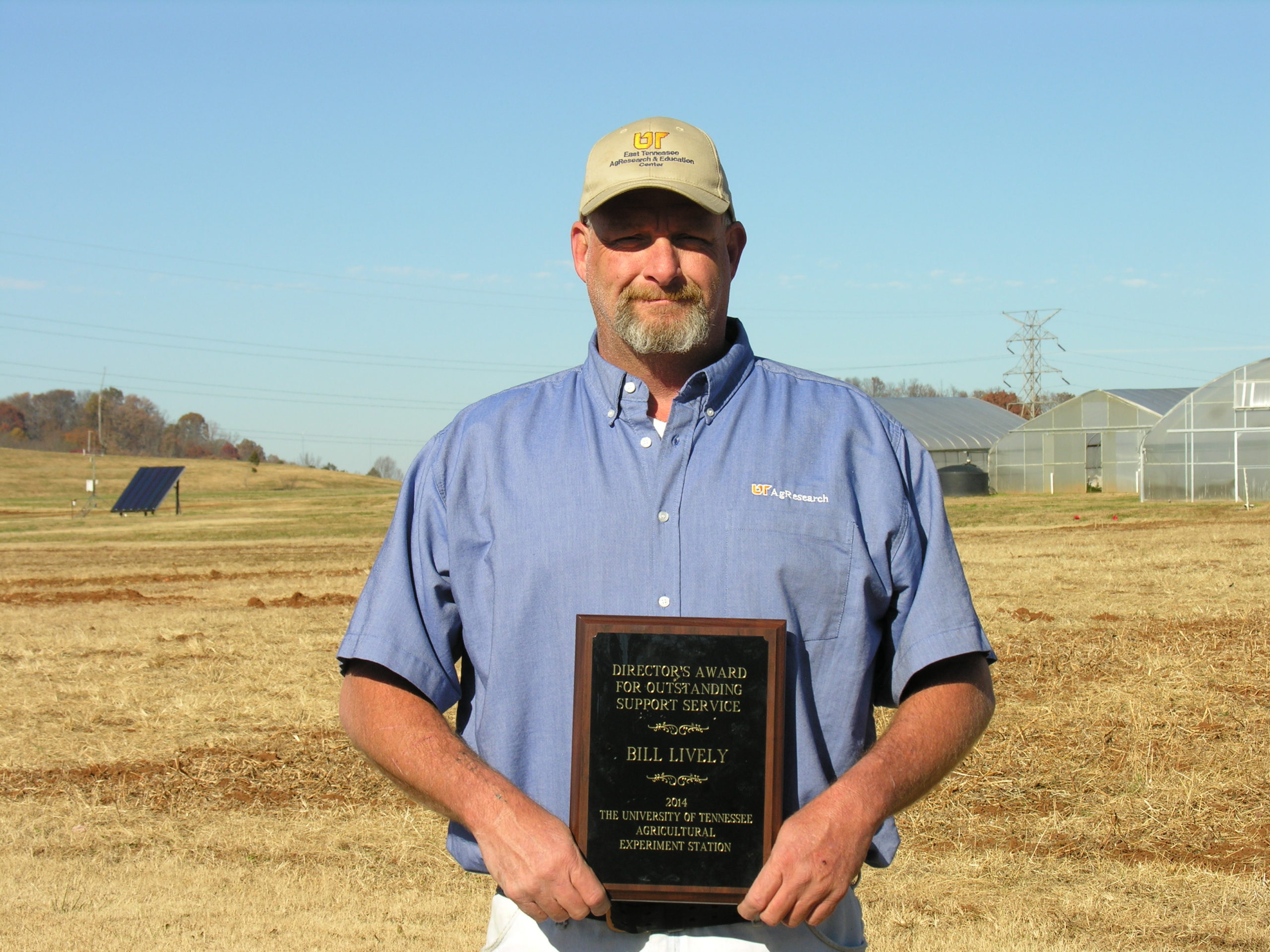 Bill Lively Honored with UT AgResearch Outstanding Support Staff Award Institute News