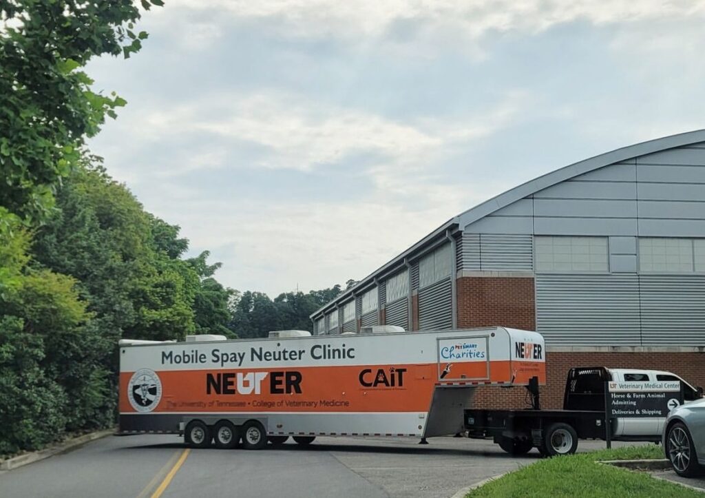 UT Veterinary College Mobile Unit Deployed to Help Hurricane Helene's
