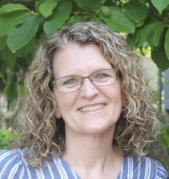 Headshot of Becky Willis.